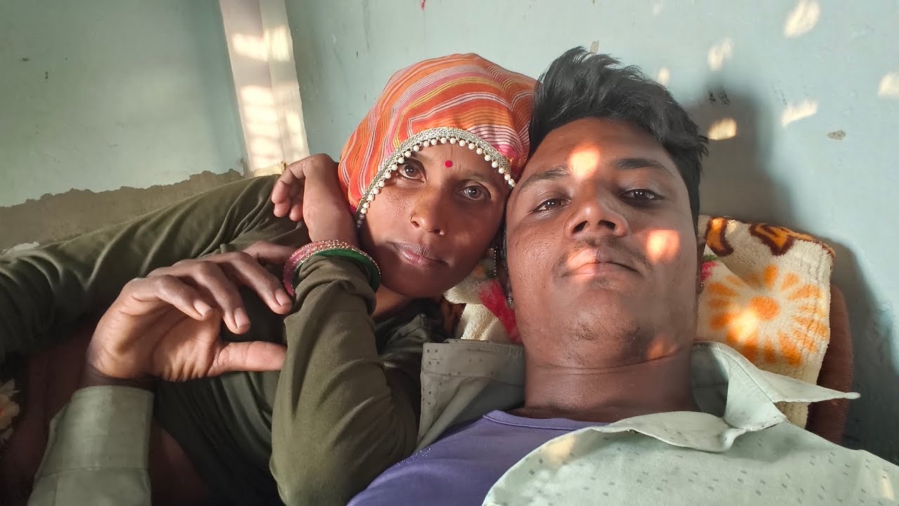 देखें दोस्तों रोमांस सीन वीडियो देखकर लाइक और सब्सक्राइब कर 