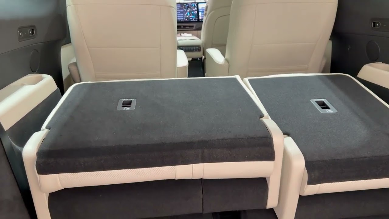 Этот китайский минивэен стоит ВСЕГО $72.300?!