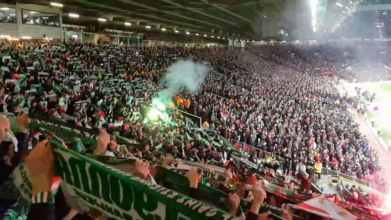 Manchester-Asse 16/02/17 entrée joueurs fumigènes