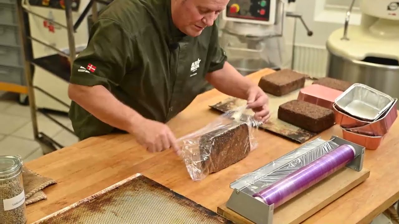 VALSEM&Oslash;LLEN BAGEHACK: Saftige rugbr&oslash;d i &eacute;n uge