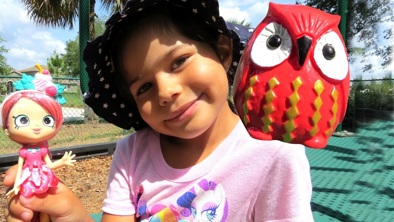 SHOPPIES FIND CUTE ANIMALS HIDDEN IN PARK - kitty - owls - slide - swing