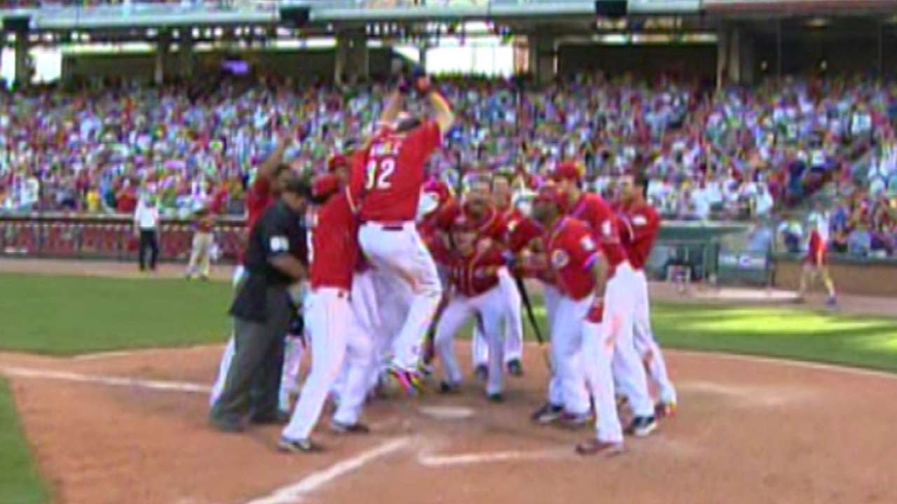 ATL@CIN: Bruce's first home run is a walk-off