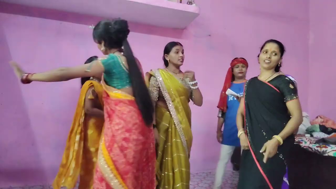 मोहिनी जौनपुरिया अवधी चुटकुला नाच गीत#trending #song #trending #dance #video 