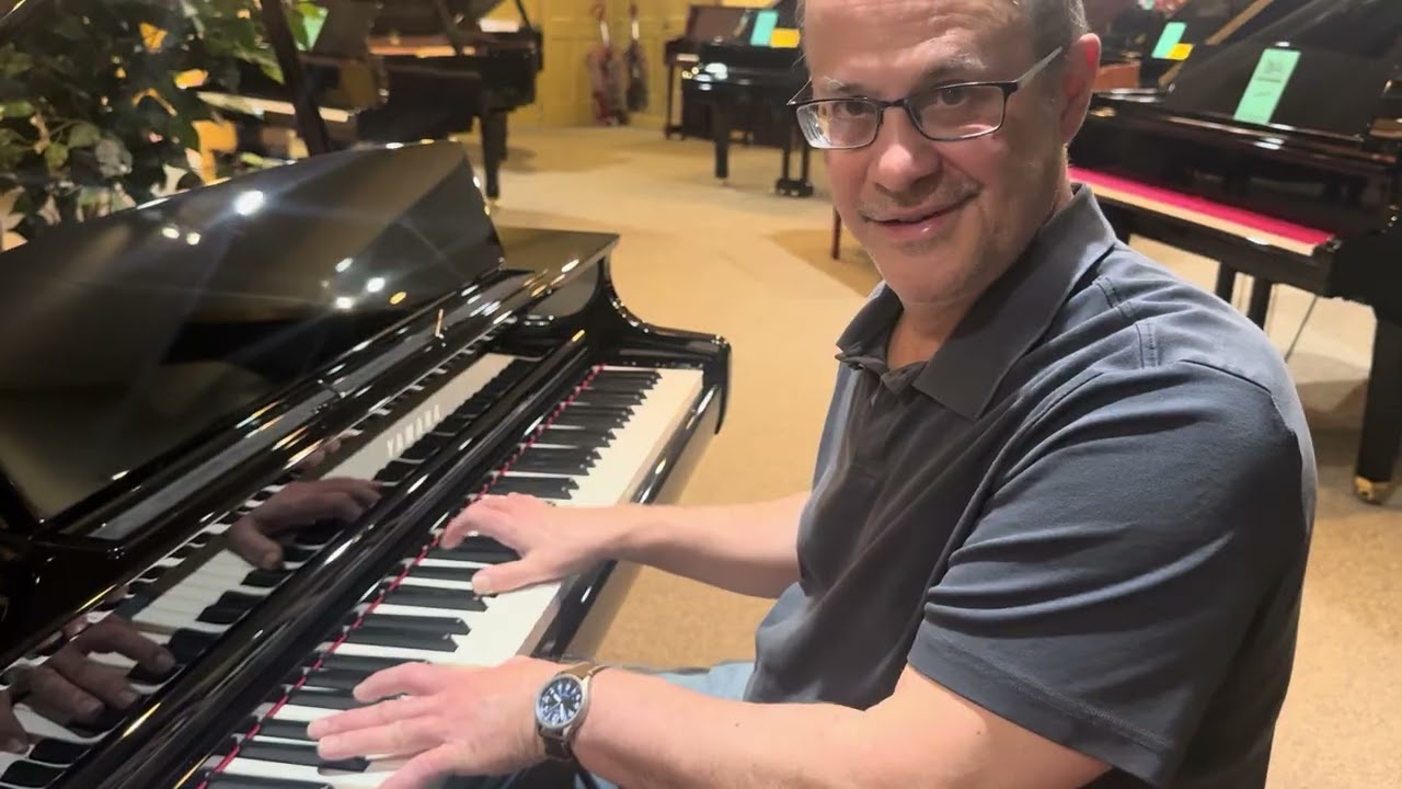 Yamaha CLP 895 baby grand demonstration ￼