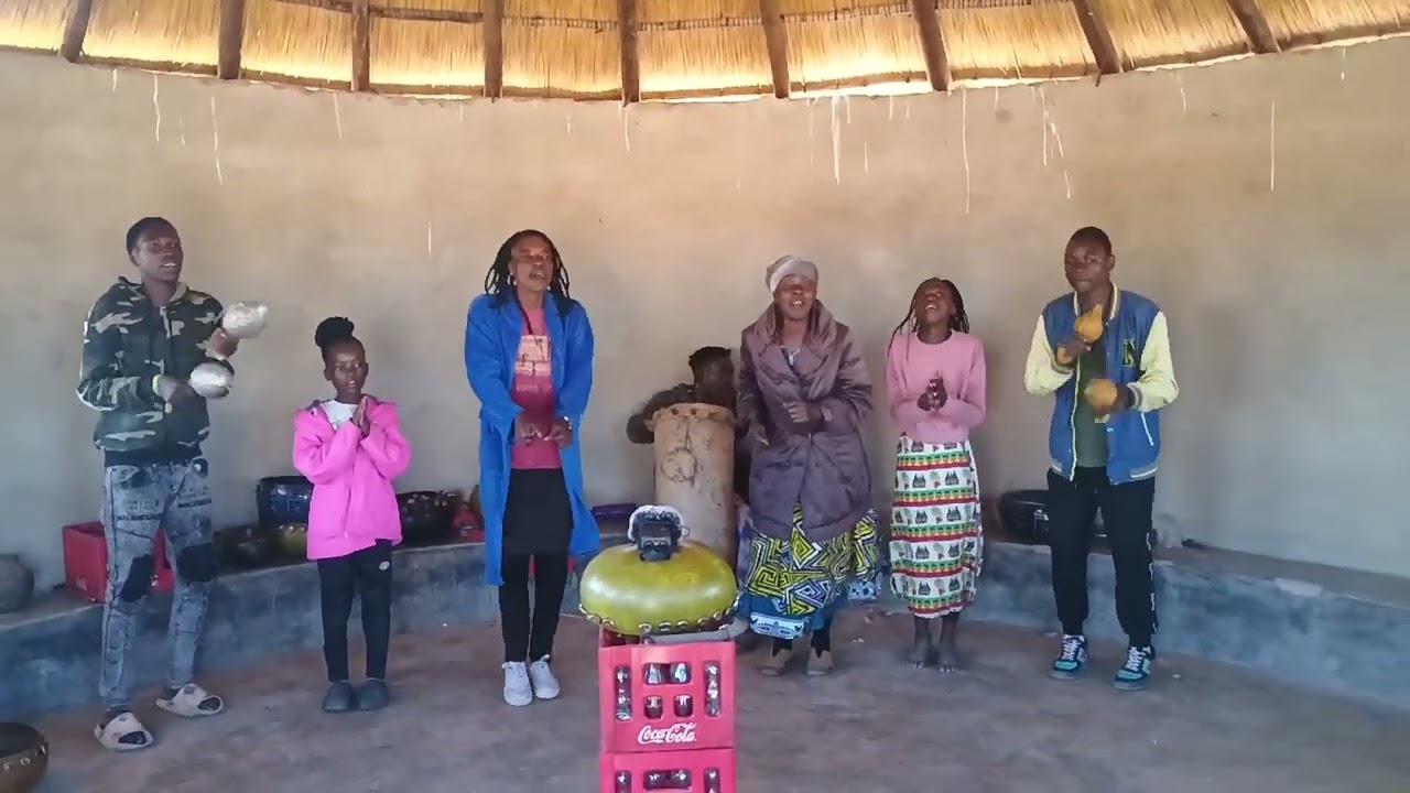 Zvaringana Group  - Mharapara Matende (traditional jit music)