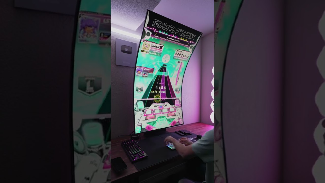 Playing SDVX on the Samsung Odyssey Ark 