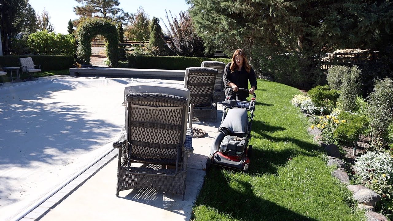 Doing Some Work & Making Flower Arrangements in My Parents' Garden! 🥰🙌🌿 // Garden Answer