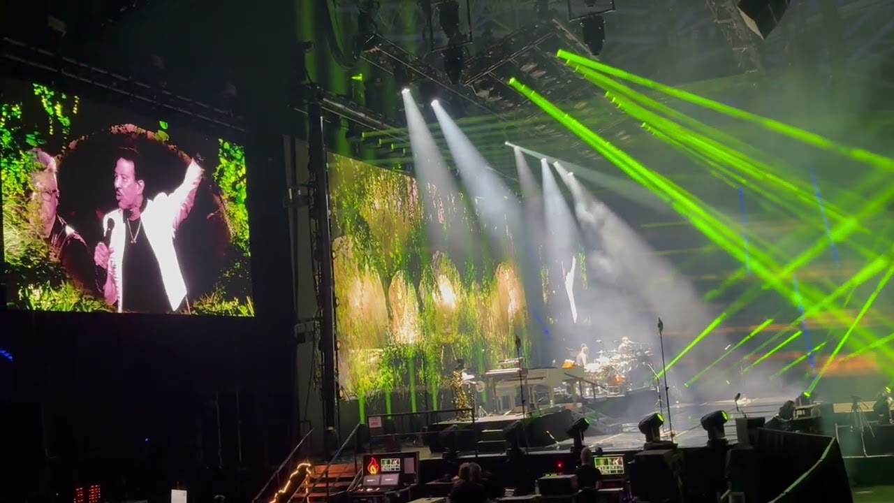 Lionel Richie  - Stuck on you #lionel #arena