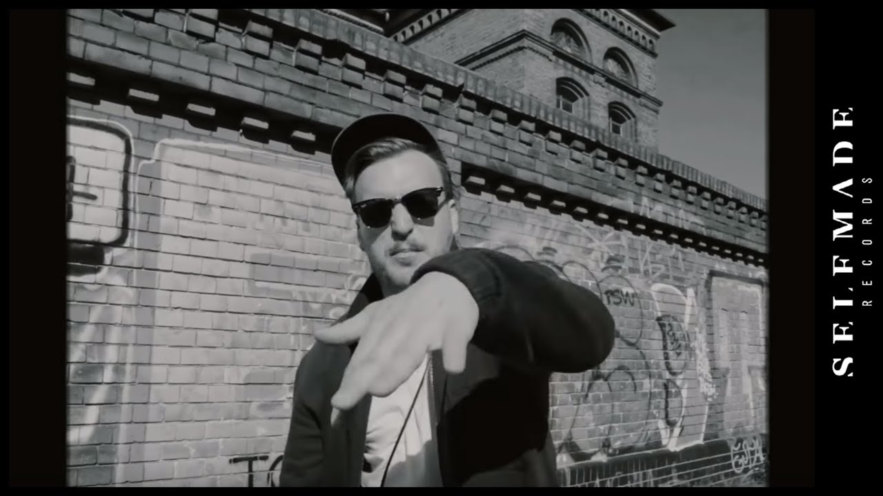 Karate Andi, Favorite & Shneezin - Antimaterie (prod. von Bazzazian) (Official HD Video)