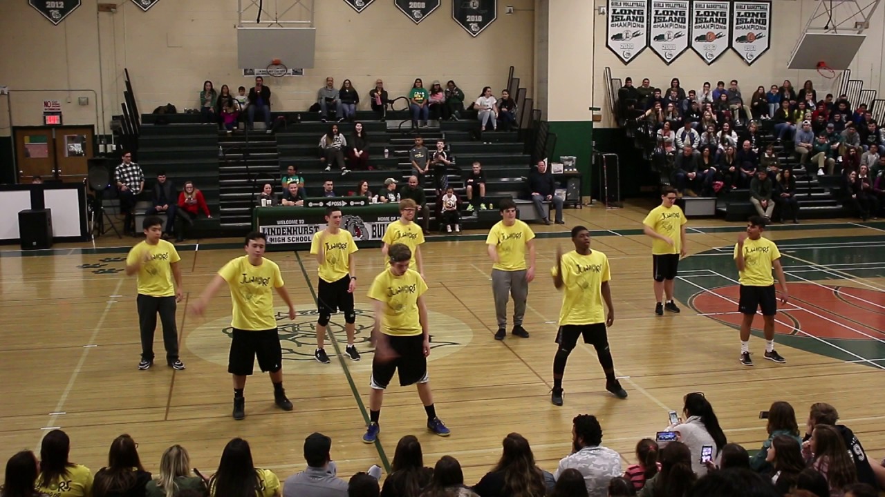 Juniors - Lindenhurst Powderpuff 2017