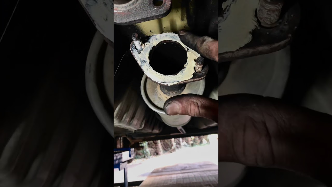 Exhaust jointing paste #viral #mechanic #homegarage #mechanical