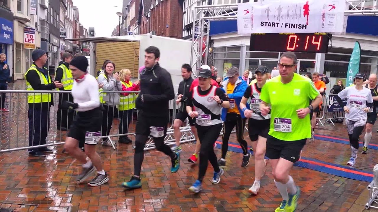 Wrexham Marathon 7th March 2015 start