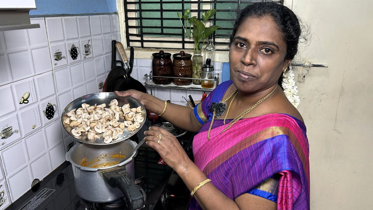 கறி குழம்பை மிஞ்சும் சுவையில் அசத்தலான காளான் குழம்பு கட்டாயம் இப்படி Try பண்ணுங்க - Mushroom Gravy