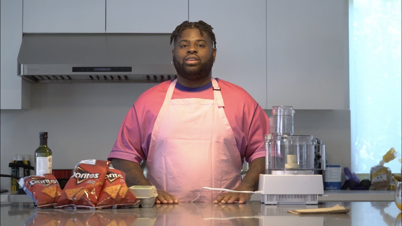 Kitchen Adventures with Pink Sweat$ (Doritos Fried Chicken)