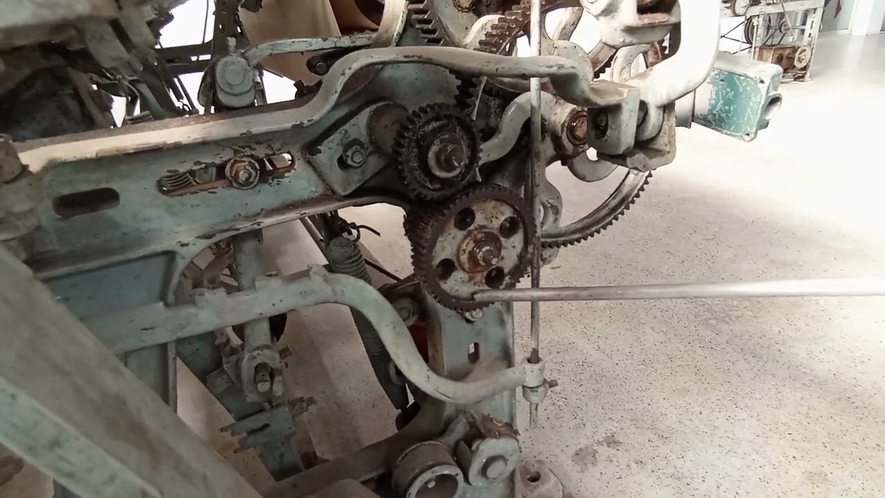 7 Wheel take up mechanism of shuttle loom