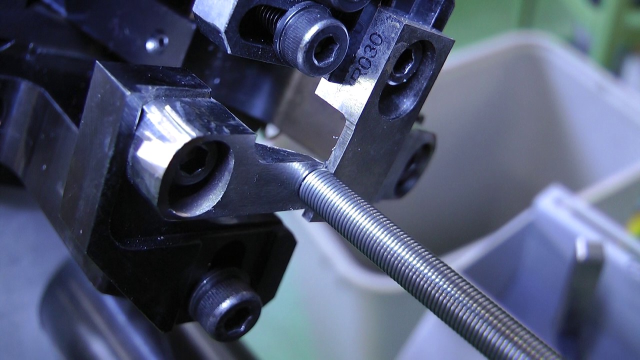 CLS 10V Machine Producing 120mm Extension Springs
