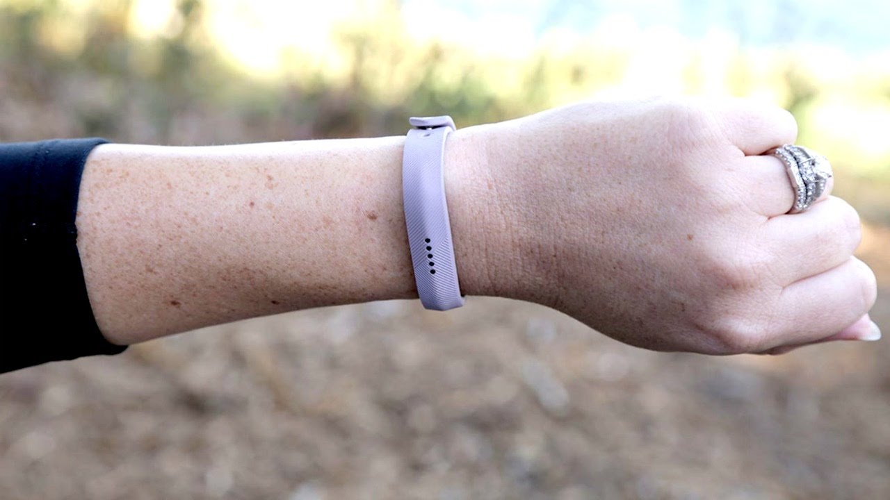 FitBit Flex 2 can go in the pool with you