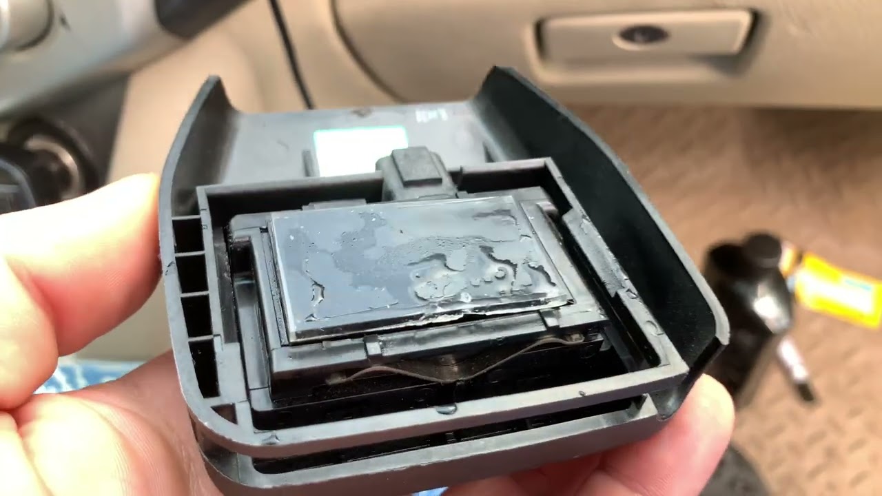 Отвалился датчик дождя, ремонт своими руками. Чем приклеить датчик к стеклу