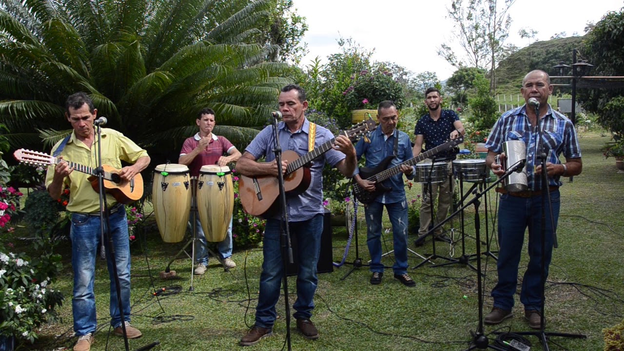 LA MEDIA AREPA