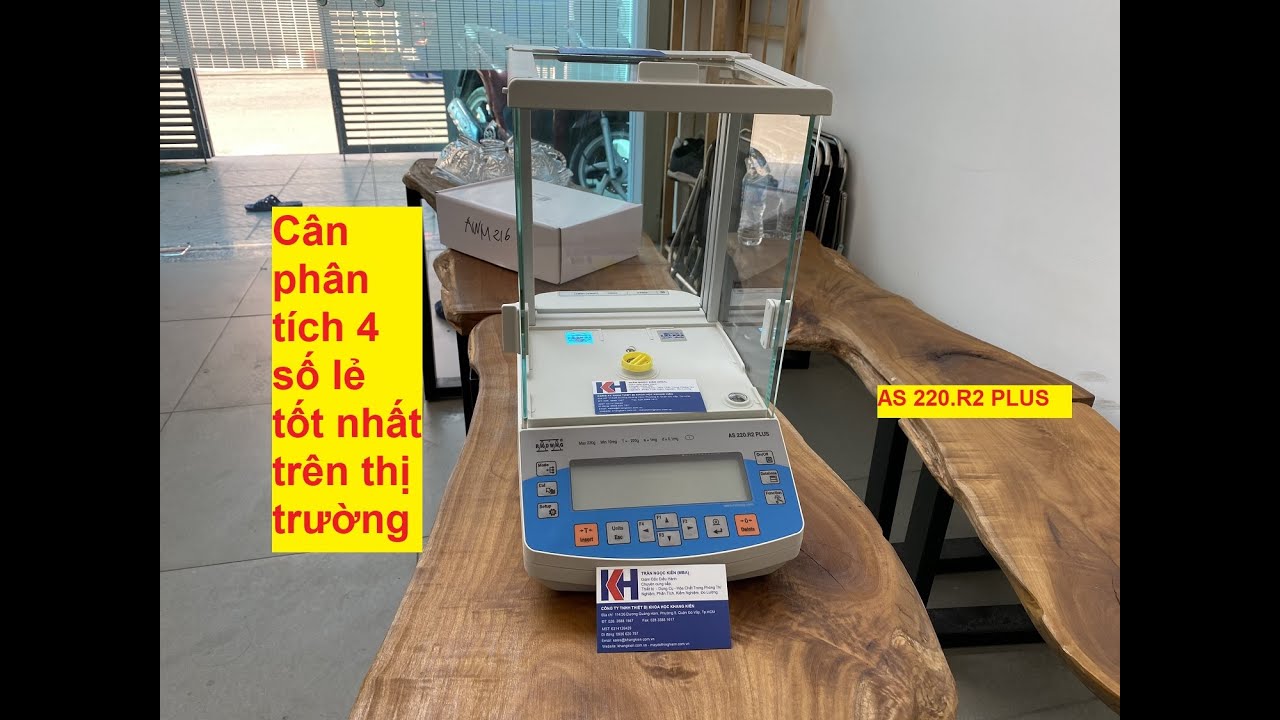 Cân Phân Tích RADWAG AS 220.R2 PLUS Trong Phòng Thí Nghiệm