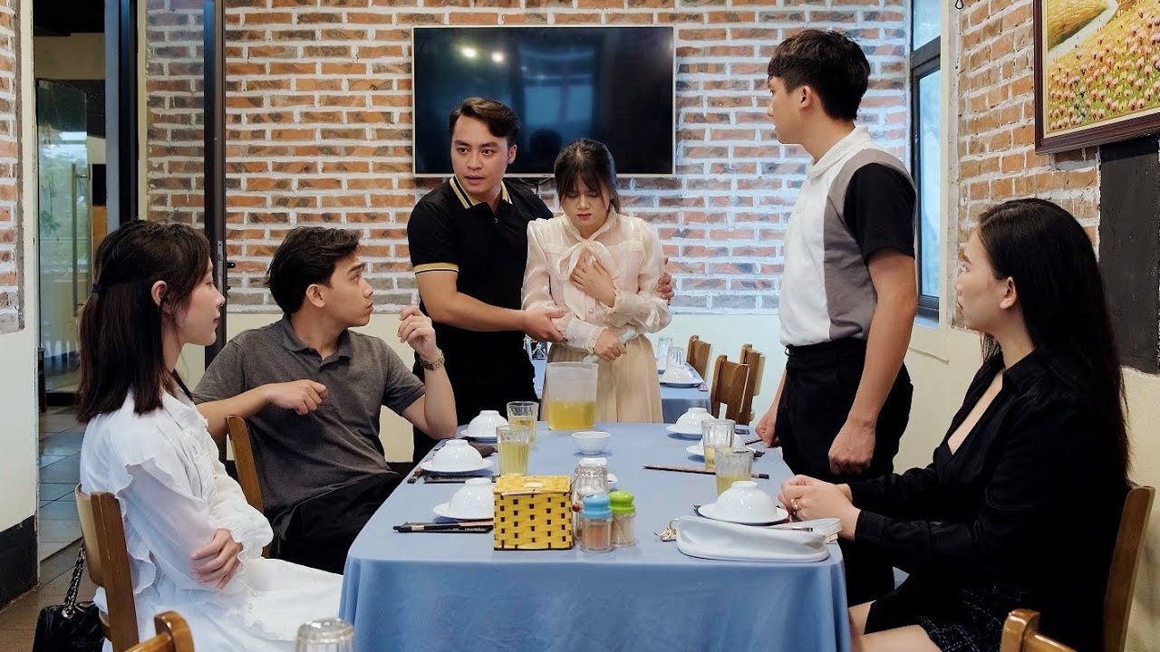 Chủ Tịch Gặp Lại Bạn Gái Cũ Năm Xưa Ham Tiền Bỏ Rơi Mình Giờ Lại Làm Phục Vụ Bàn Và Cái Kết -Tập1011
