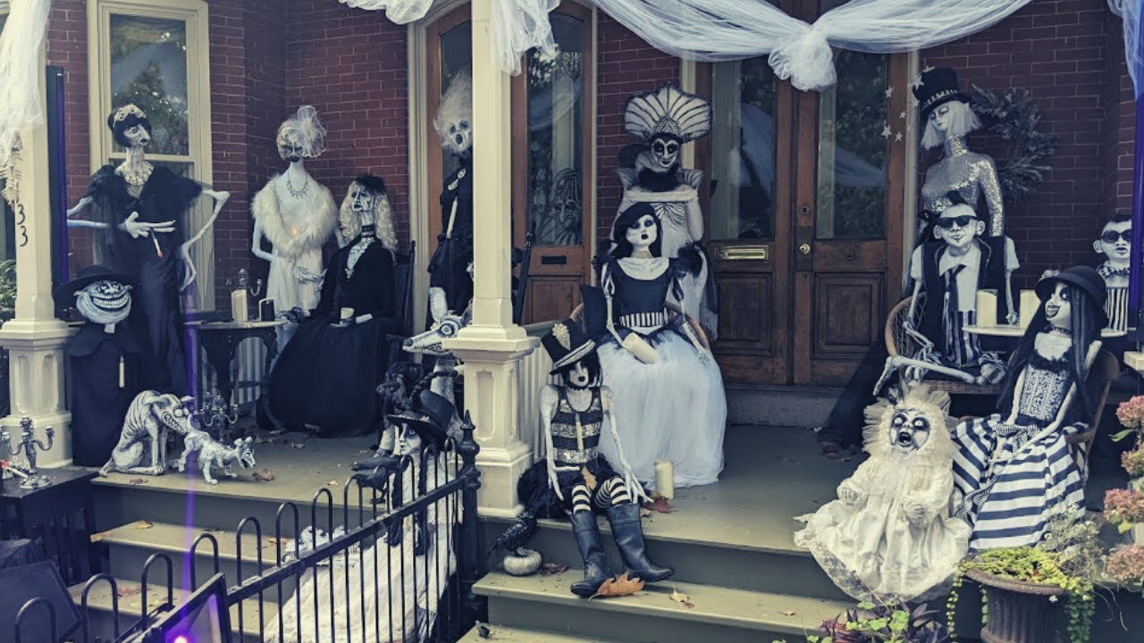 This House has the most Beautiful and Unique Halloween Decorations! Halloween in Lambertville, NJ