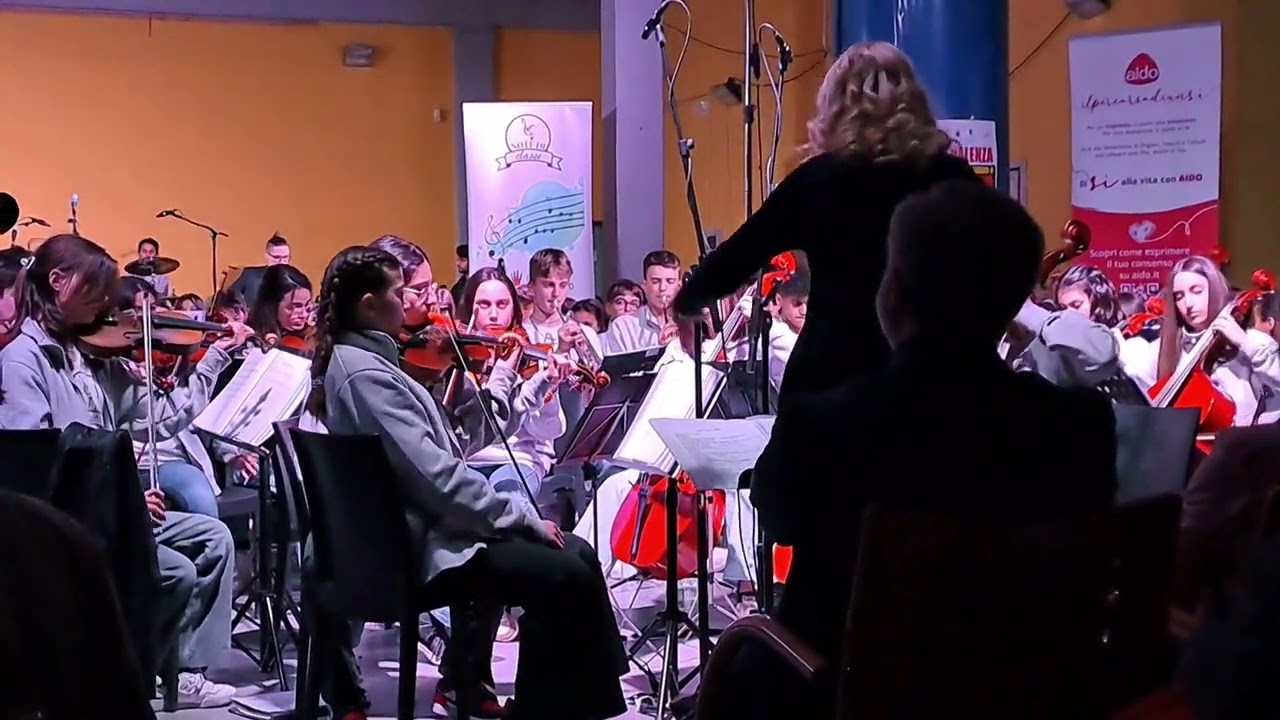 Note di Classe suona Elvis Presley