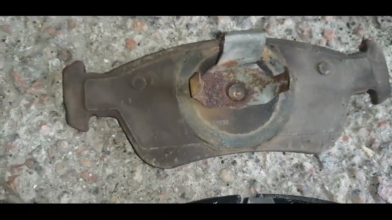 BMW E46 320d Замена передних колодок