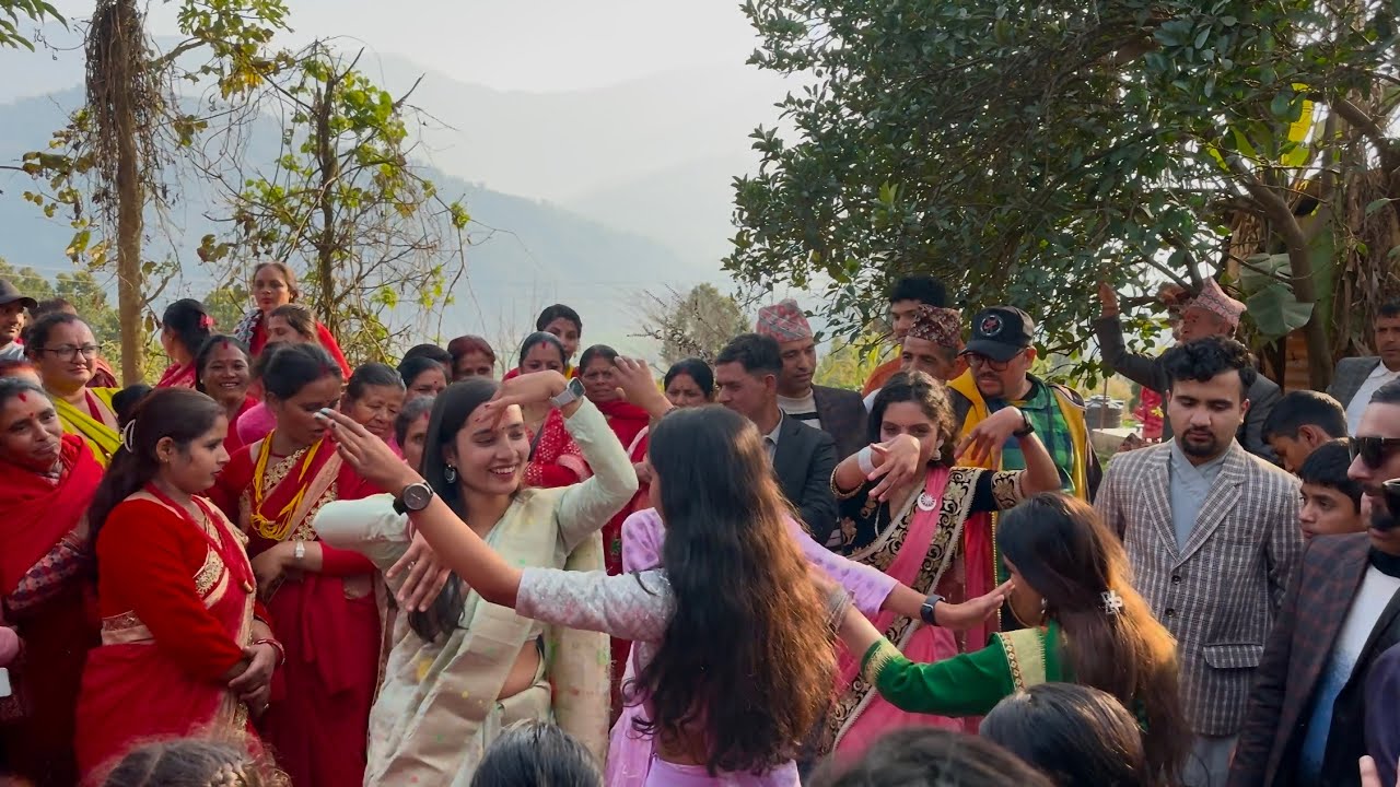 DHADING VS NUWAKOT || BEST NEPALI WEDDING DANCE AND DOHORI BATTLE 🤼 || SUBASH_WEDS_PRATIMA 💍|| 4K
