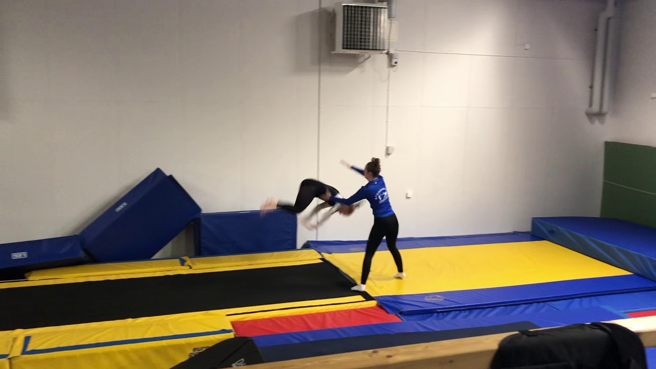 Nivå 7 öppen   Tumbling   katrineholmsgymnasterna