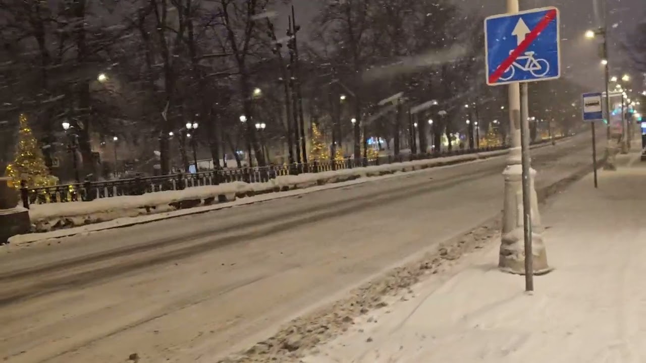 In bici sulle strade di Mosca.