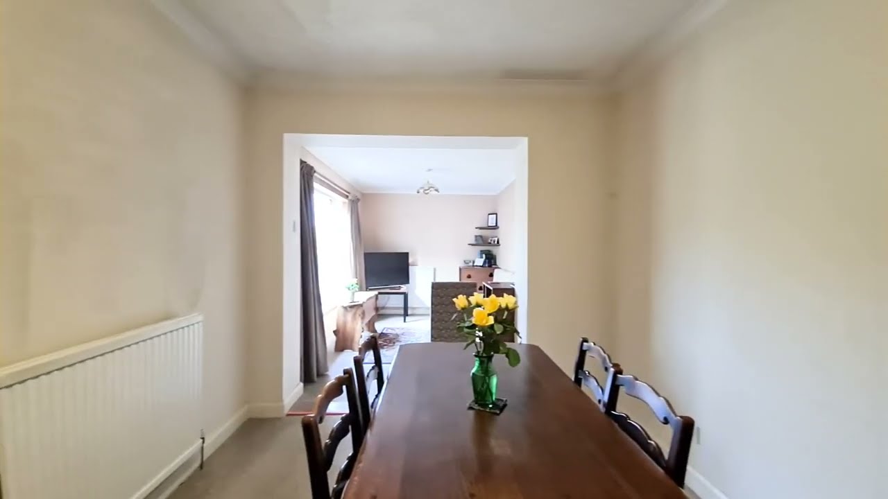2 Bridgeton Crescent Almondbank PH1 3NB