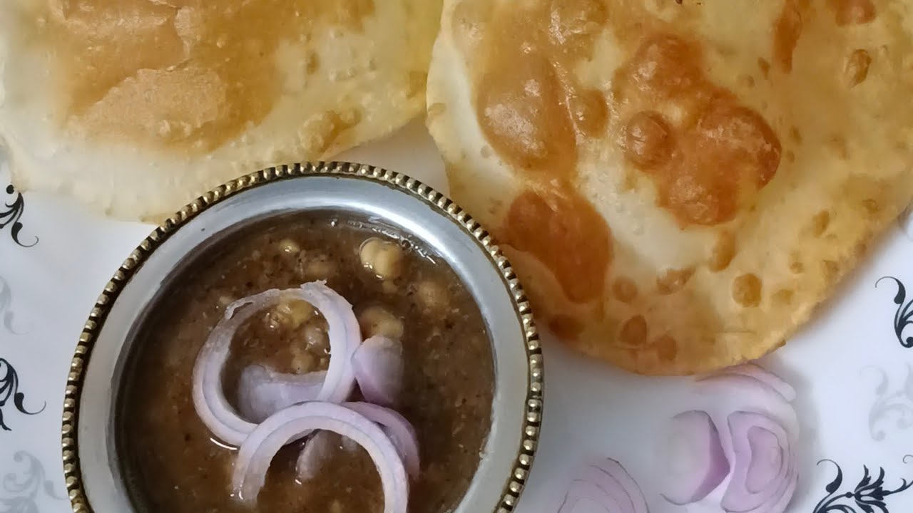  सिर्फ  पांच  मसाले से  टेस्टी  झीलें बनाए  और  साथ  मे भटूरे *Chhole Bhatura Recipe *#recipe 