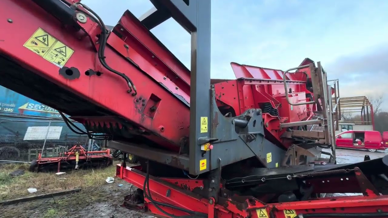 Terex Finlay 883+ triple shaft demo 