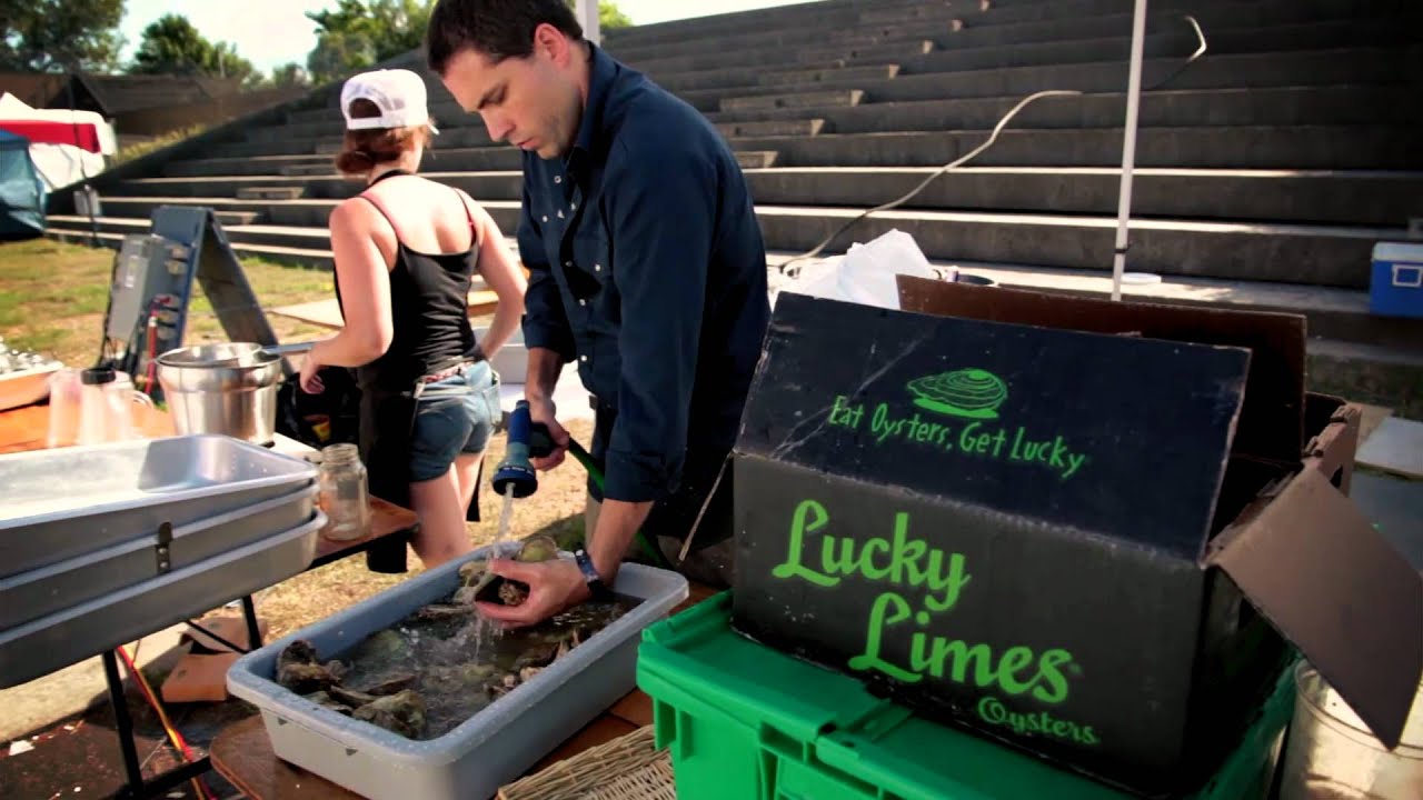 Chuck Hughes feeds Osheaga 2011