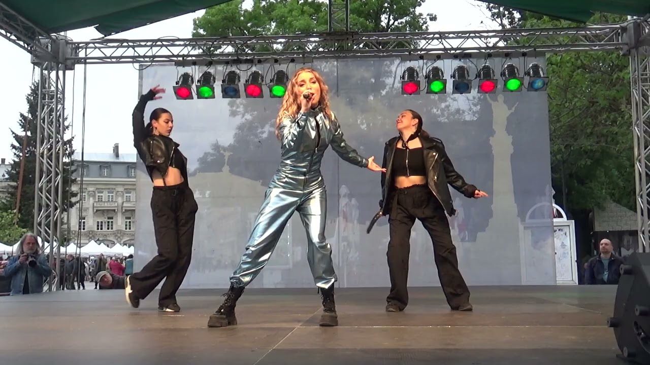 Михаела Маринова - Един срещу друг
