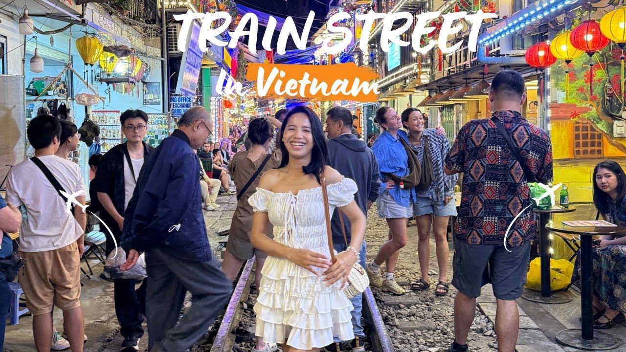 🇻🇳Took Momy & Aunt to the craziest street in Vietnam !!!🇻🇳
