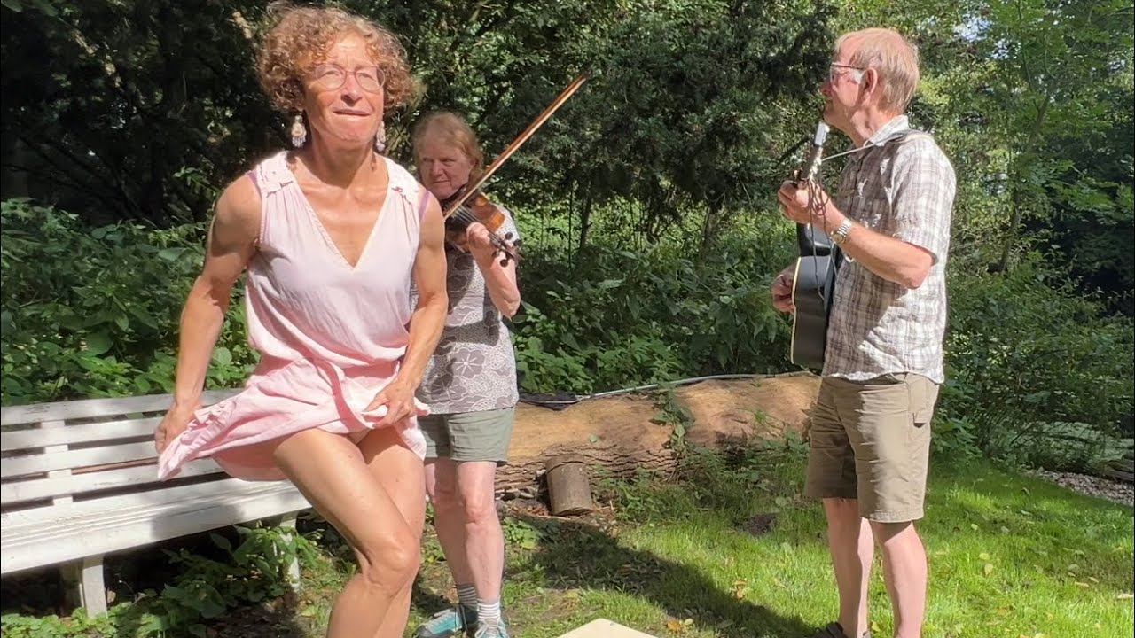 Norwegian Buckdance - Miss Moonshine & Feleboga by the pond - Banjoree, Germany 2024