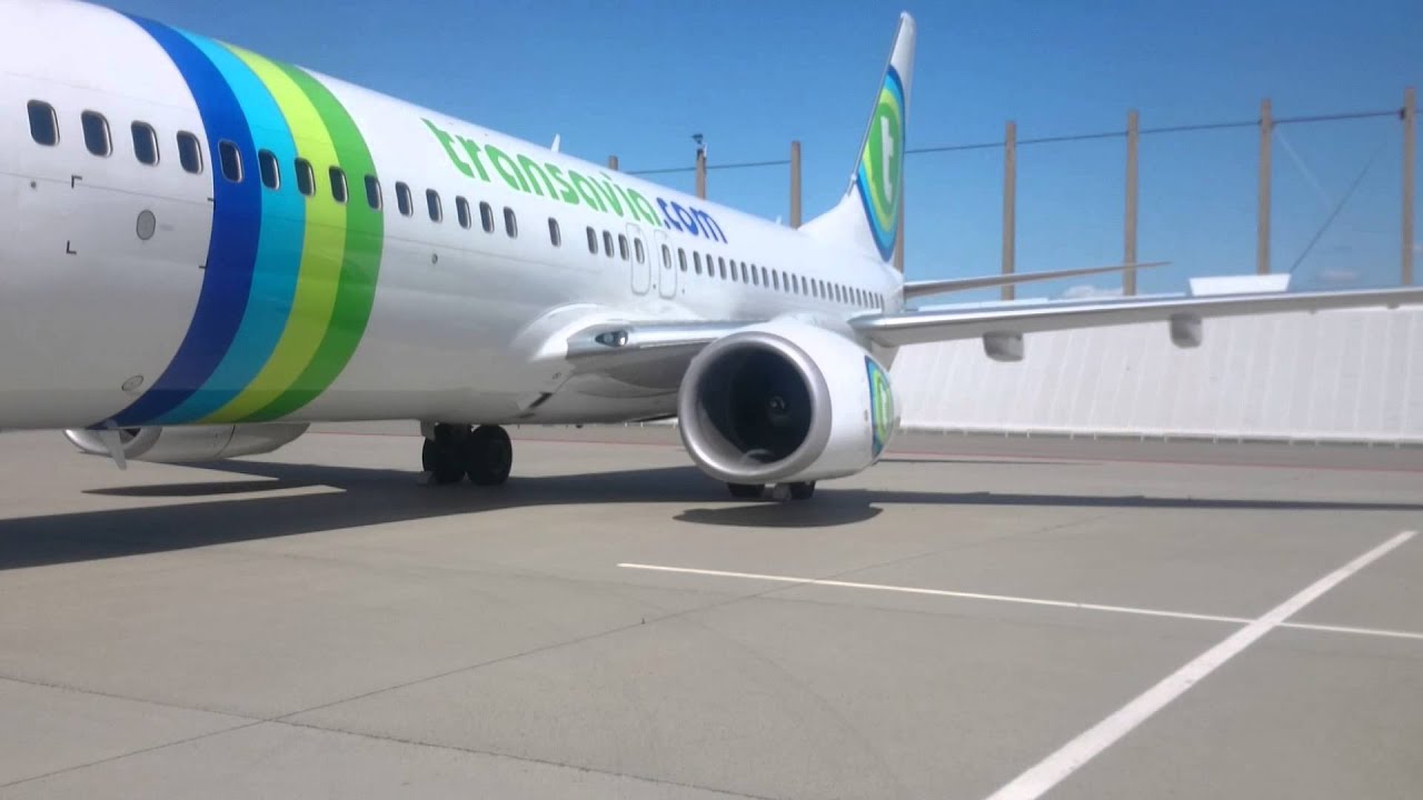 Boeing 737-800 engine testrun