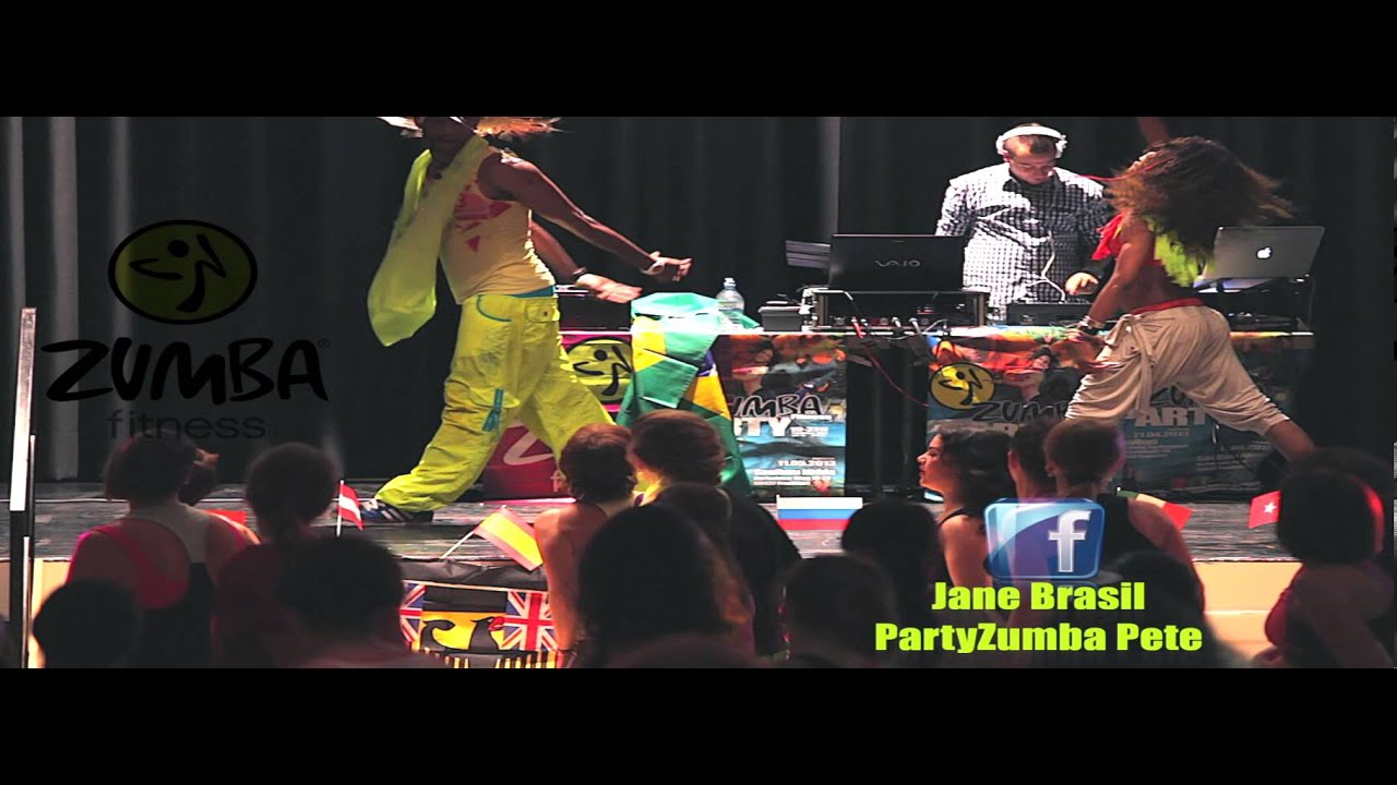 FIESTA BUENA DJ MAMS WITH JANE & PETE on stage