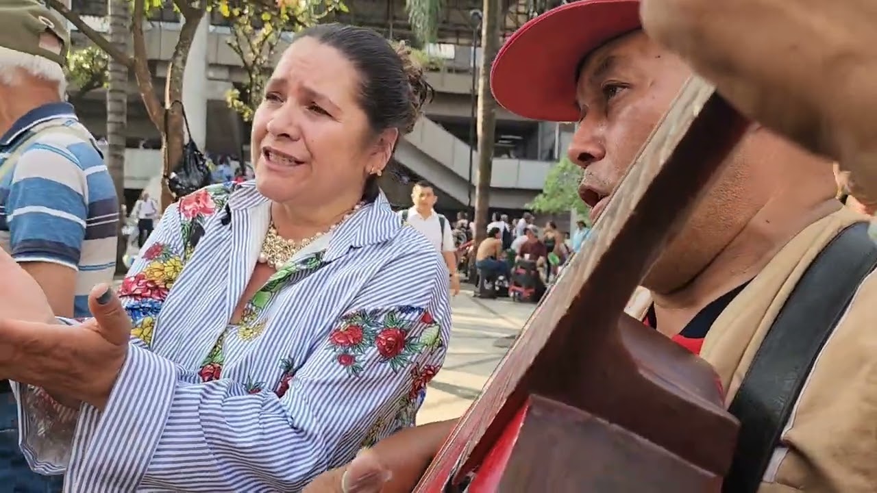Pobre y sín fe - La Reina Del Parque Berrio 