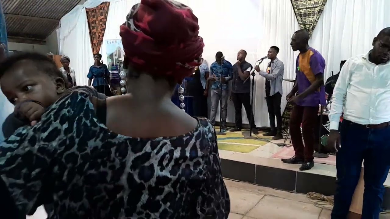Minister Rose Omwandu ministering at Music Meets Worship