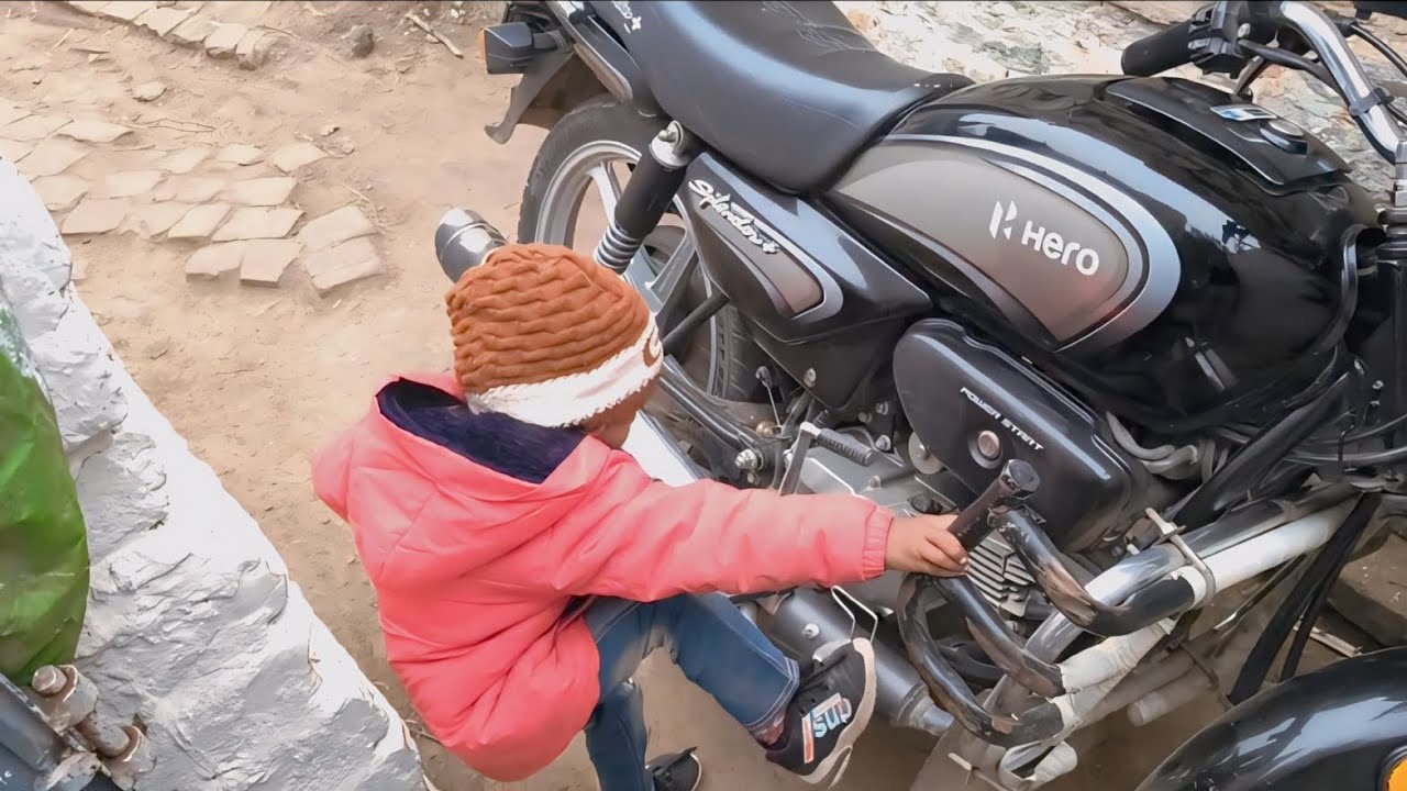 Chhota bhai😊bike chalayega😲