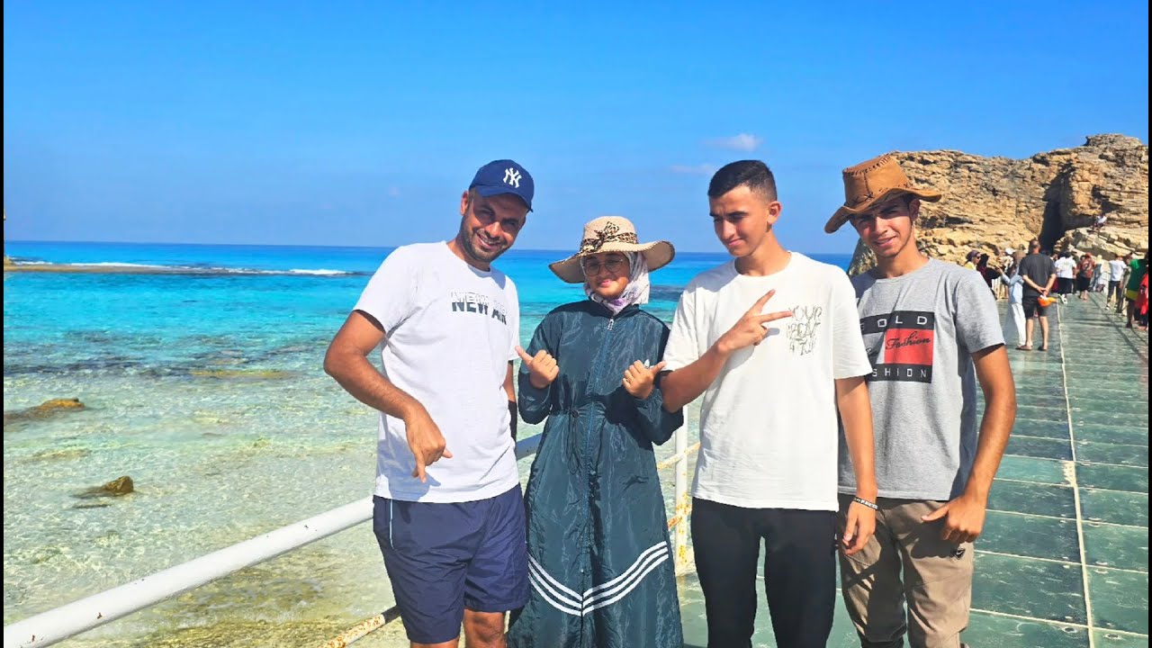 زرنا اجمل شواطئ في مرسى مطروح🛶🏄{شاطئ عجيبه وحمام كليوباترا }😍