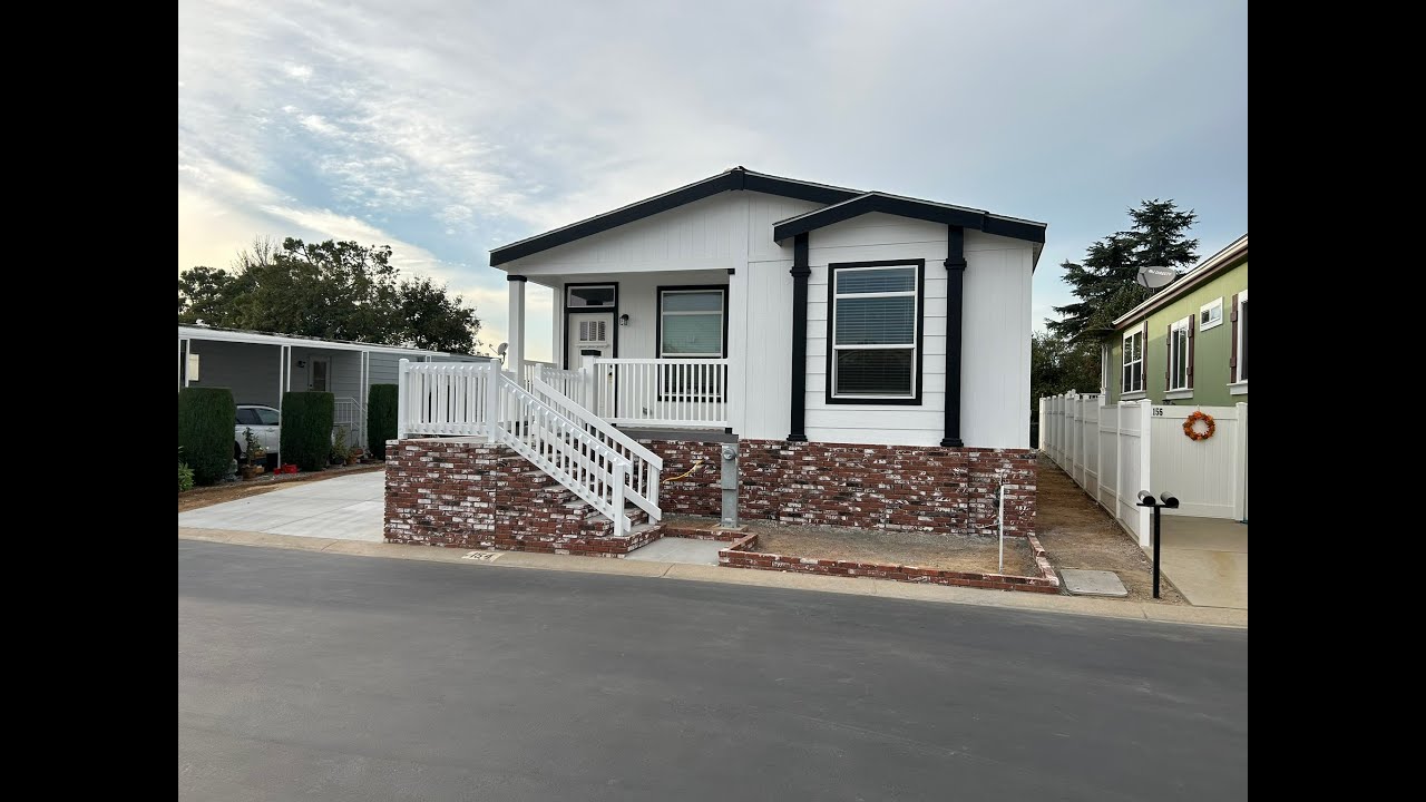 Fleetwood CO 2856-3B (27 x 54) 3 bed 2 bath - Cienega Valley Estates #154