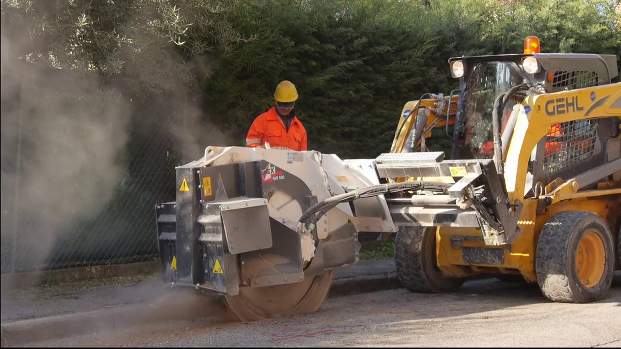 Simex RW 500 Wheel Saw for skid steer loaders - installation of fiber optic cables