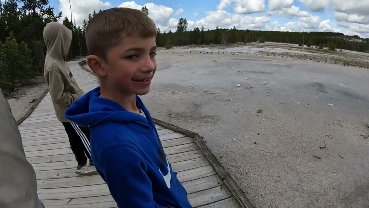 A full day in northern Yellowstone National Park | Norris Geyser Basin and Mammoth Springs