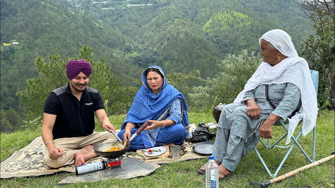 Pahadi Aloo Ke Gutke | ਪਹਾੜਾਂ ਦੀ ਸਪੈਸ਼ਲ Recipe ਤਿਆਰ ਕੀਤੀ ਮੰਮੀ ਨੇ | #harmankhosa #alookegutke #recipe