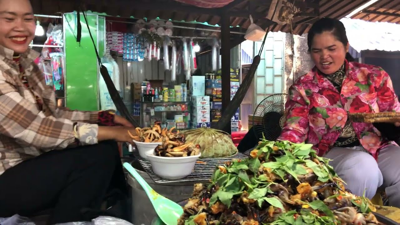Most popular Cambodian country village Foods | Spicy Crab Salad & Grilled Bee-comb and More Recipes