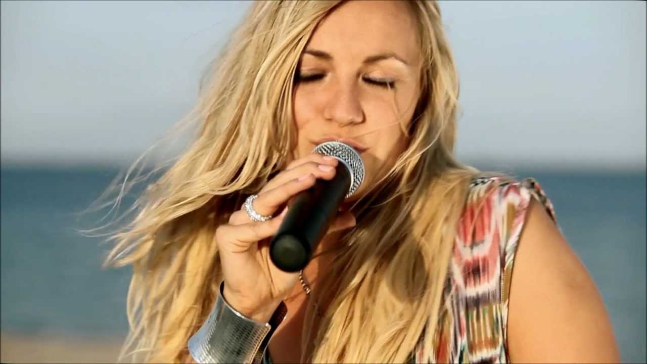 Dex - Walking In The Sun (feat. Cille) (Official Video)